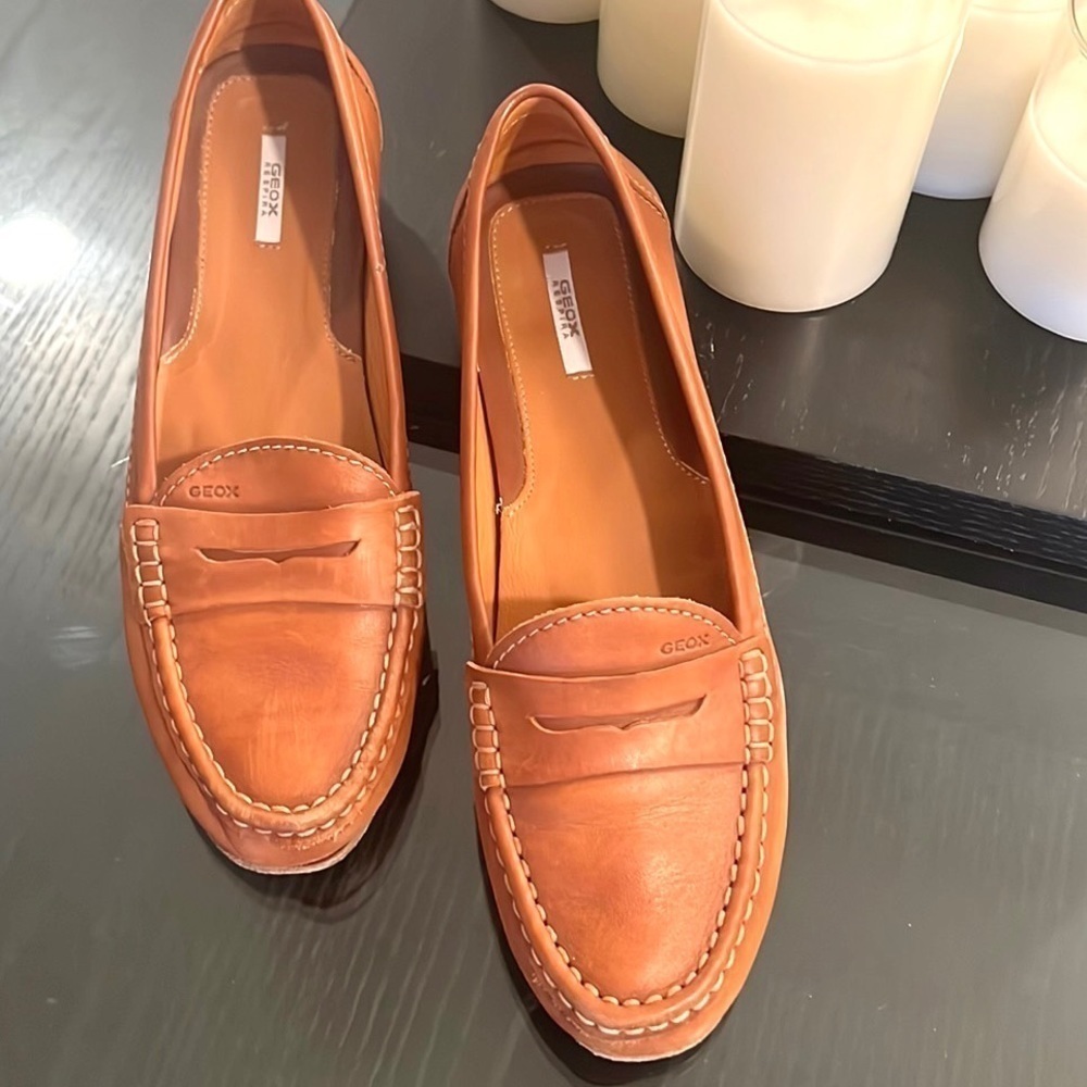 GEOX Respira, Gorgeous Leather Loafers, Excellent Condition, MSRP $160, EU40/US9